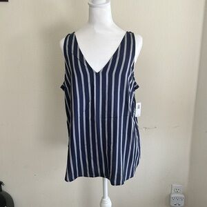 Women’s Old Navy M Blouse/Tank. Navy blue/white/Gray.
